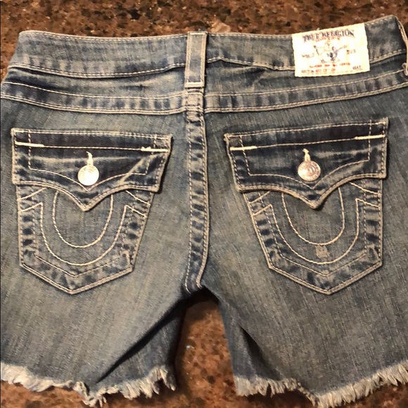 True religion cut off shorts - Picture 3 of 5